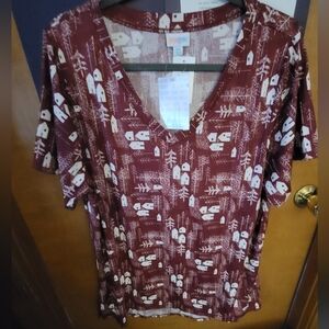 LuLaRoe Maroon Graphic Short Sleeve Top